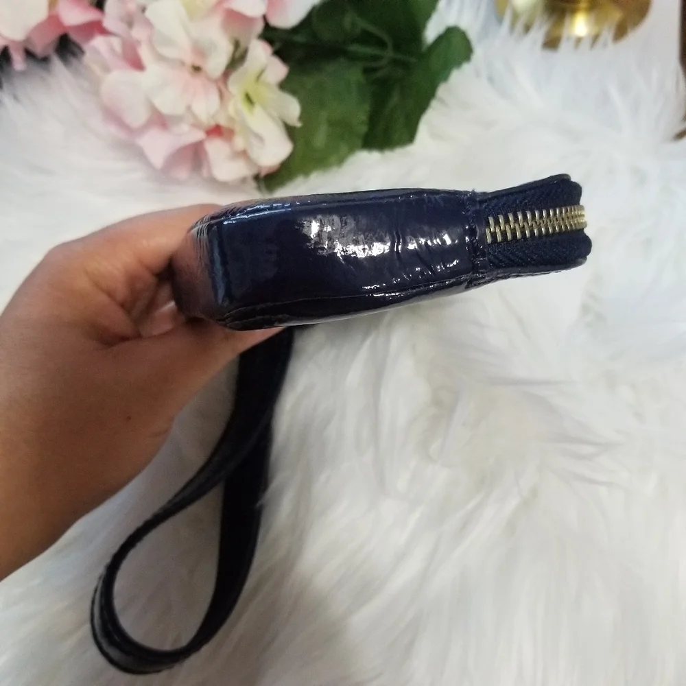 AMERICAN EAGLE Blue Wristlet Bag..